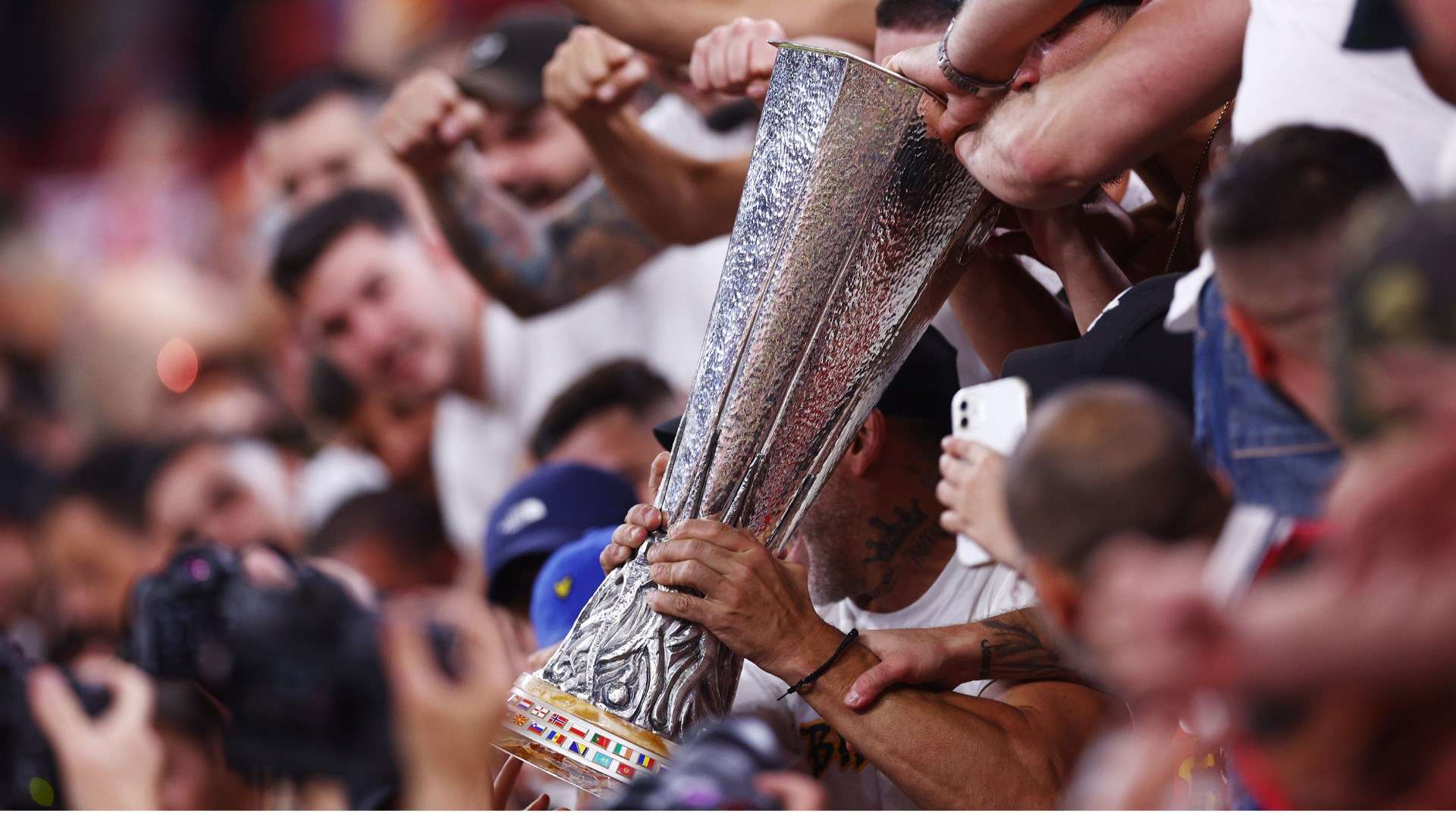 是球迷和媒 是球迷和媒