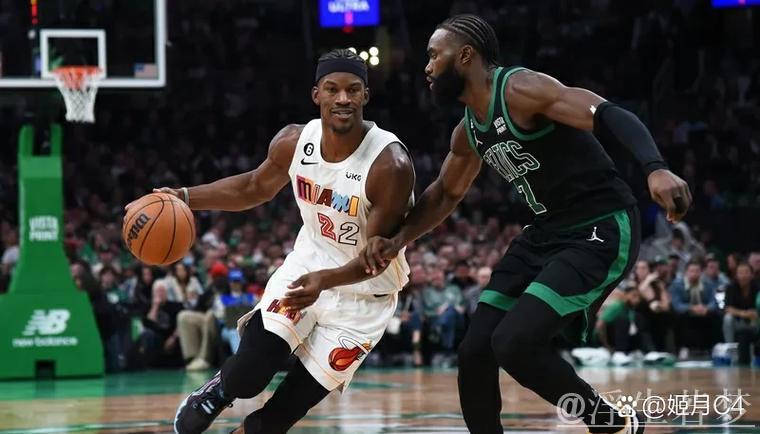 巴特勒前场板建功 库里远投三分得手